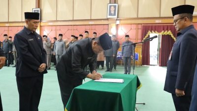 Pj. Wali Kota Bekasi Lantik Pejabat Fungsional Ahli Utama dan Pengambilan Sumpah PNS Baru