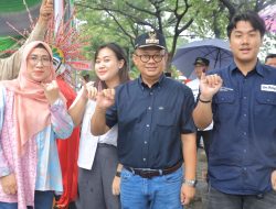 Pj. Wali Kota Bekasi Beserta Keluarga Gunakan Hak Pilihnya di TPS 011 Sepanjang Jaya.