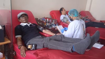 Peringati Hari Jadi SMSI ke- 7, SMSI Karawang Donor Darah Gandeng PMI 