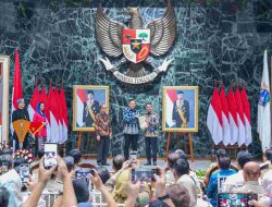 Pj. Gubernur Heru Hadiri Deklarasi Kota Lengkap Jakarta Selatan dan Penyerahan Sertifikat Tanah Elektronik