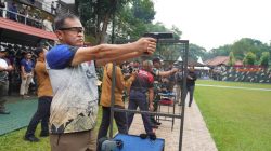 Kasad Pimpin Pati TNI AD Tumbangkan Sasaran di Lomba Tembak HUT ke-80 TNI