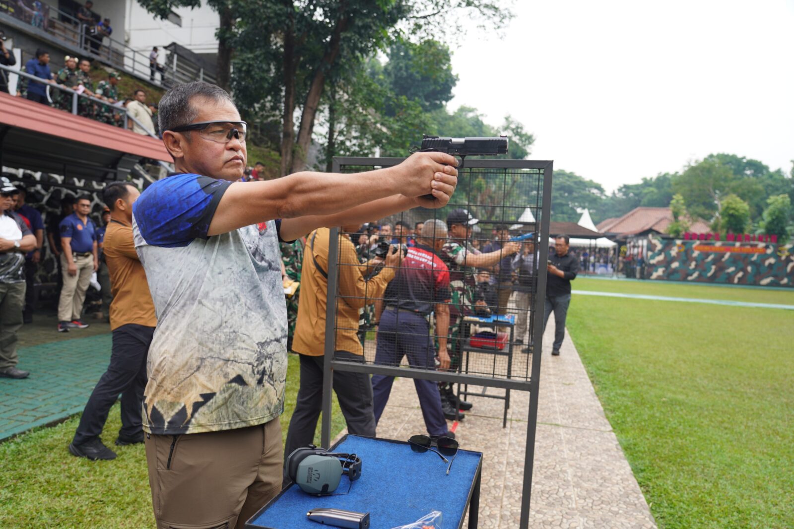 Kasad Jenderal TNI Maruli Simanjuntak memimpin Tim Pati TNI AD pada Lomba Tembak Eksekutif HUT ke-80 TNI 2025