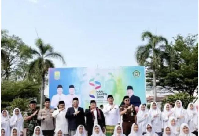 Peringatan Hari Santri Tahun 2025, Wabup Karawang: Jadilah Santri yang Berilmu, Berakhlak, dan Berdaya