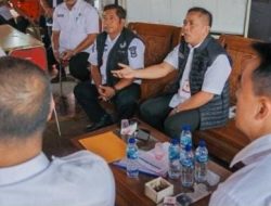 Tinjau Dapur Umum, Bupati Aep Pastikan Stok Bahan Pangan Aman