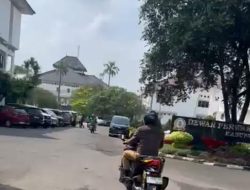 Bupati dan Sekda Karawang Berangkat Kerja Gunakan Mobil dan Motor Listrik Pribadi
