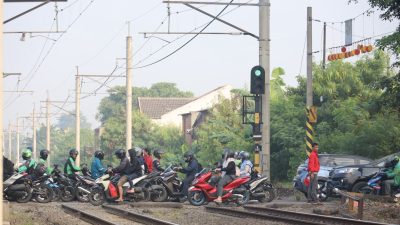 Dishub Bekasi siagakan petugas di perlintasan Bulak Kapal dan Ampera