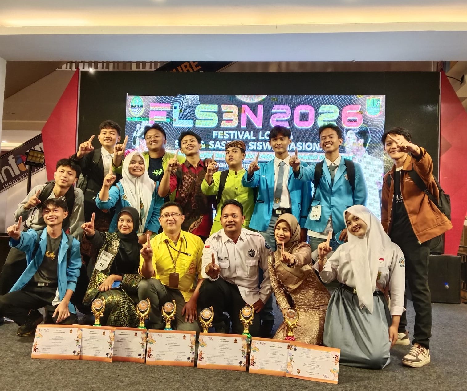 SMK TI Muhammadiyah 1 Karawang raih juara umum FLS3N 2026