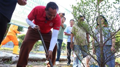 Tri Adhianto mencanangkan penanaman 3 juta pohon di Bekasi