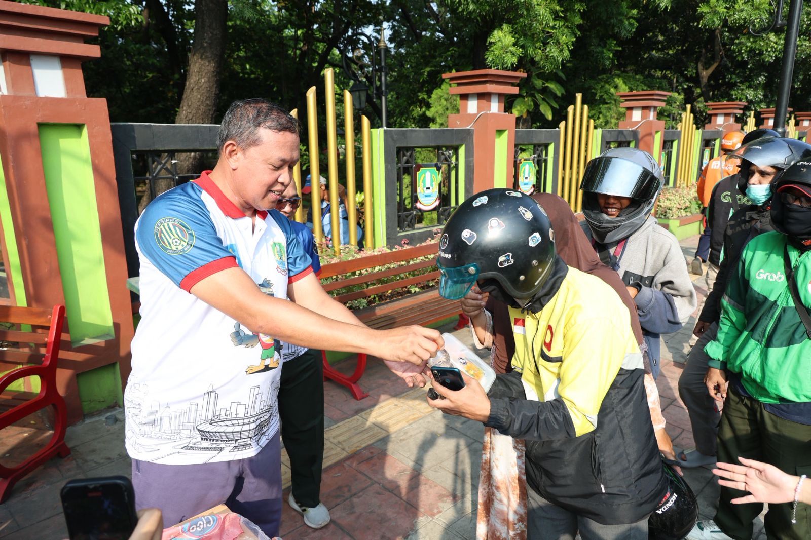 Wali Kota Bekasi Tri Adhianto mengubah program Jumat Berkah menjadi Selasa Bahagia
