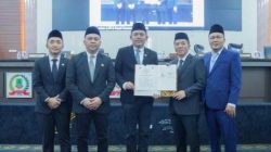 rapat-paripurna-dprd-karawang-pansus-lkpj-bupati-2025